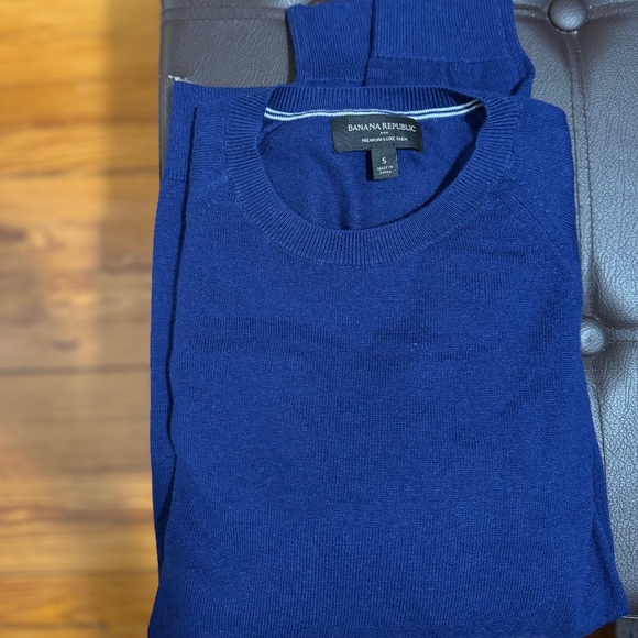Men’s Crewneck Sweater (Small) - Premium Luxe Yarn  - Banana Republic - Picture 2 of 11